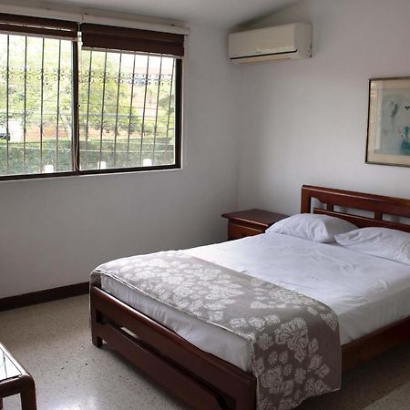 Apartamentos Limonar カリ エクステリア 写真