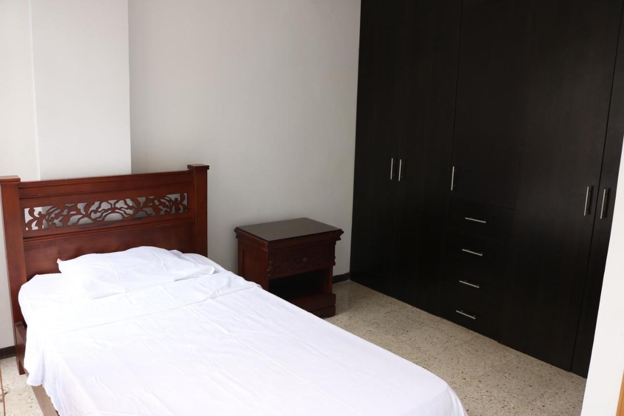 Apartamentos Limonar カリ エクステリア 写真