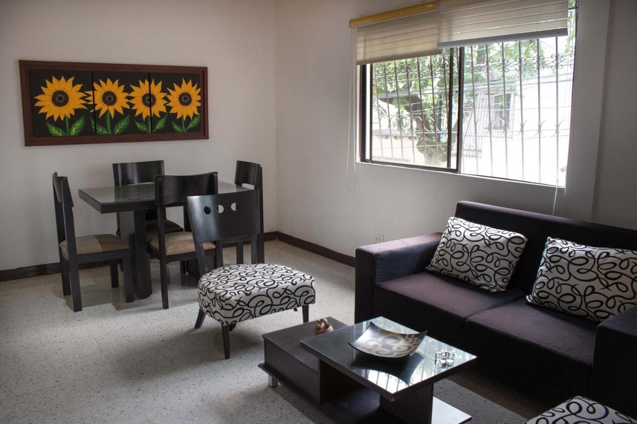 Apartamentos Limonar カリ エクステリア 写真