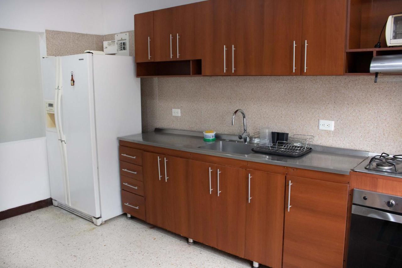 Apartamentos Limonar カリ エクステリア 写真